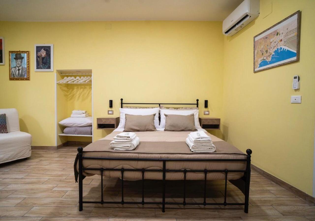 Casa De Curtis Apartment Napoli Bagian luar foto