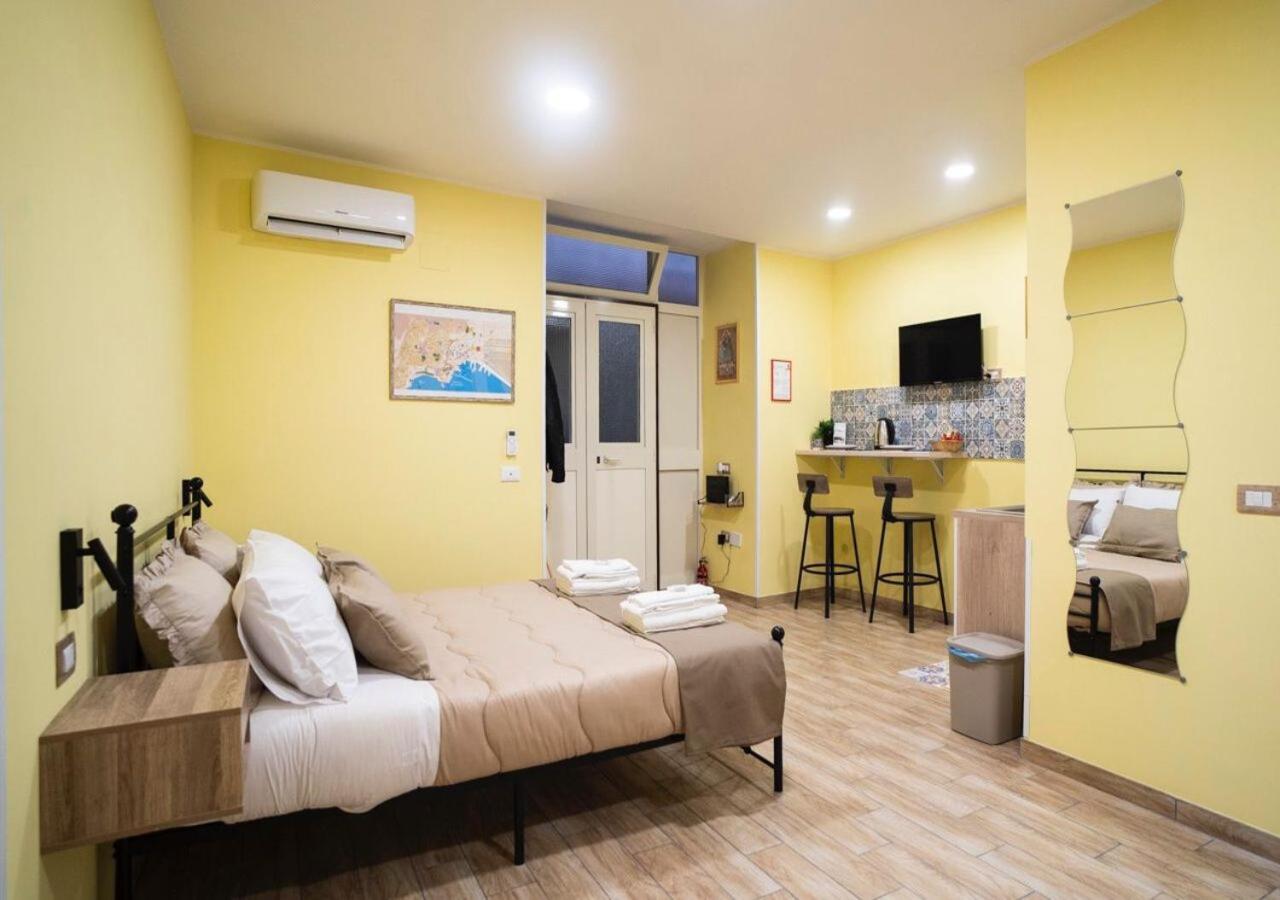 Casa De Curtis Apartment Napoli Bagian luar foto